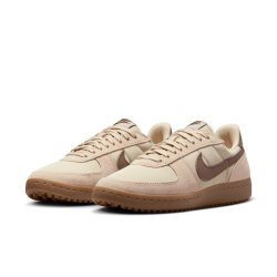WMNS NIKE FIELD GENERAL