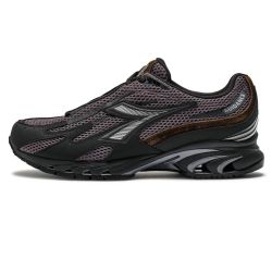LACK OF GUIDANCE 2 X DIADORA MYTHOS 