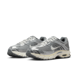 NIKE AIR MAX MOTO 2K