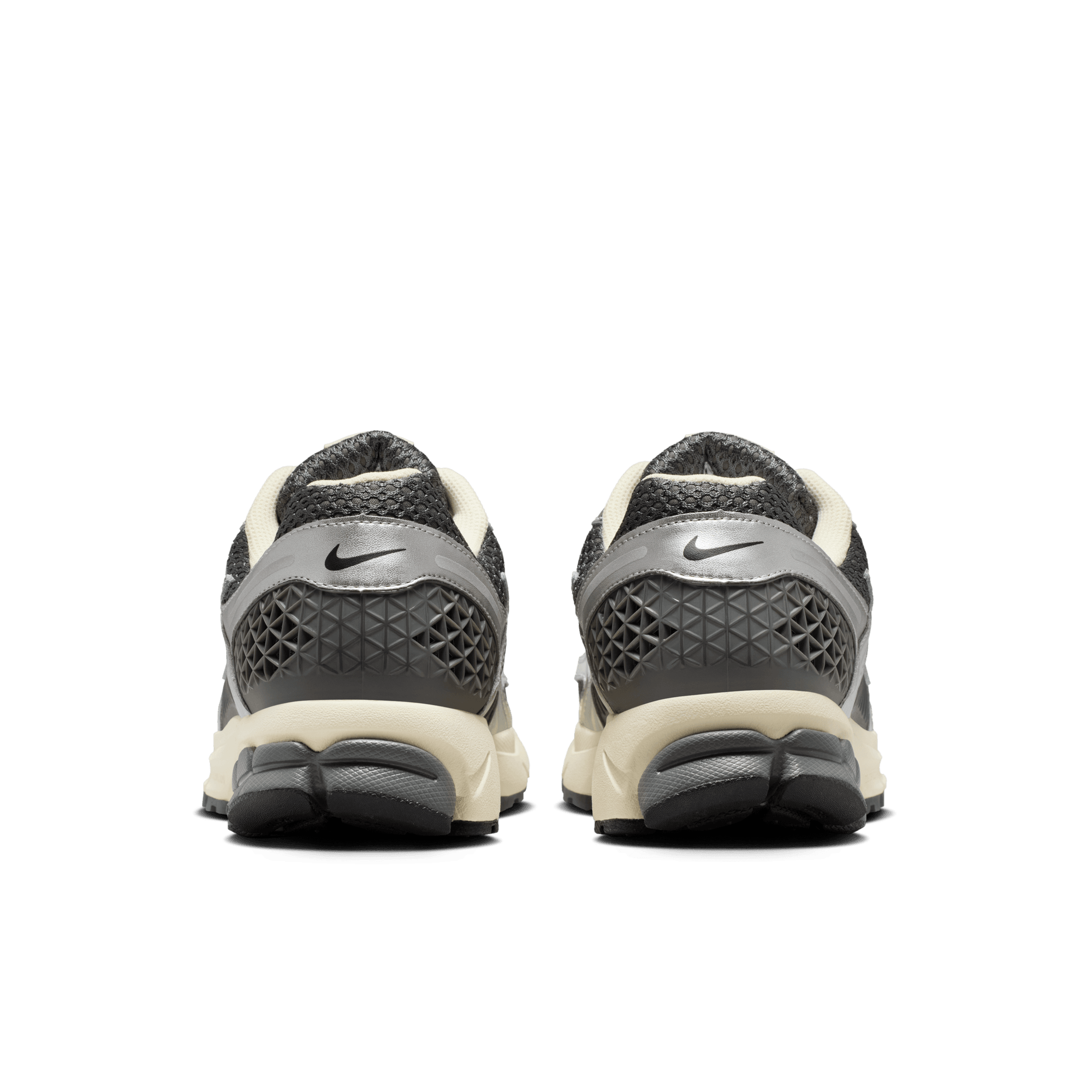 NIKE ZOOM VOMERO 5