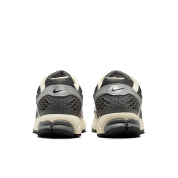 NIKE ZOOM VOMERO 5