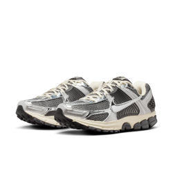 NIKE ZOOM VOMERO 5