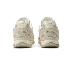 New Balance 204L