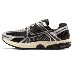 NIKE ZOOM VOMERO 5