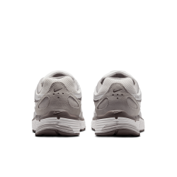 W NIKE P-6000