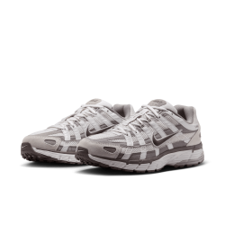 W NIKE P-6000