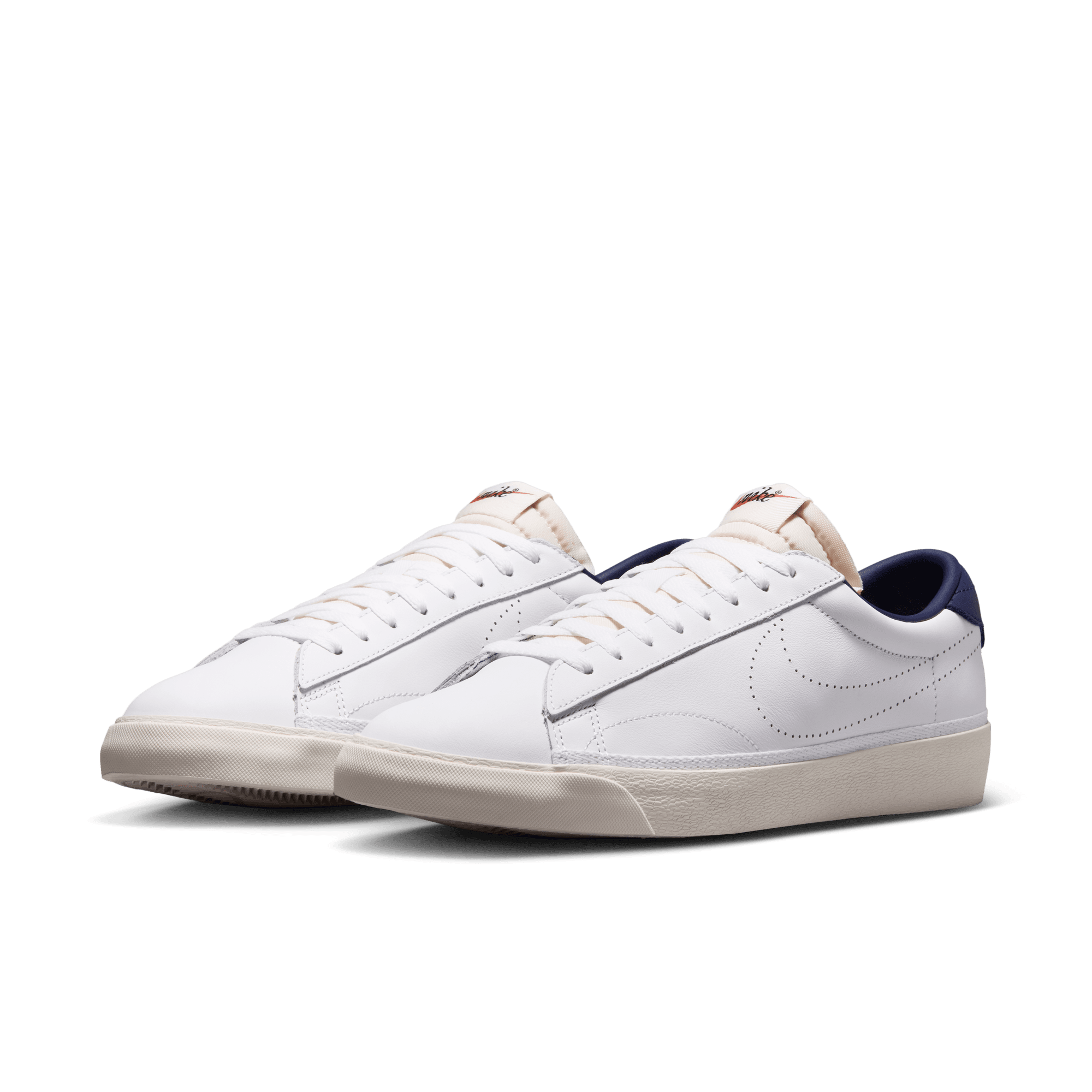 NIKE TENNIS CLASSIC AC