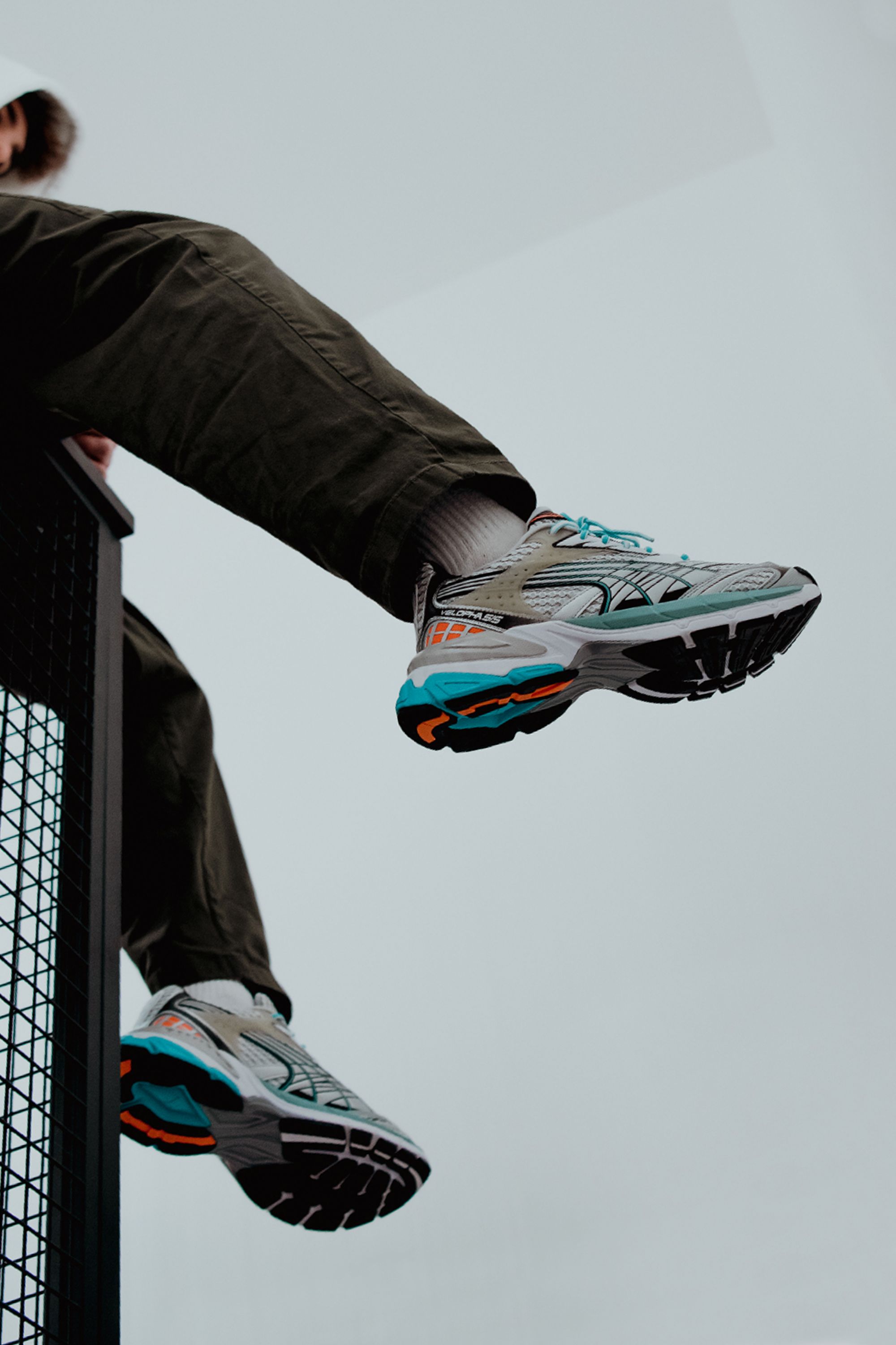 PUMA VELOPHASIS THE NEW PUMA VELOPHASIS DRAWS INSPIRATION FROM RUNNING TRADITION TO OFFER AN EXCITING LIFESTYLE TRAINER | Image 19205